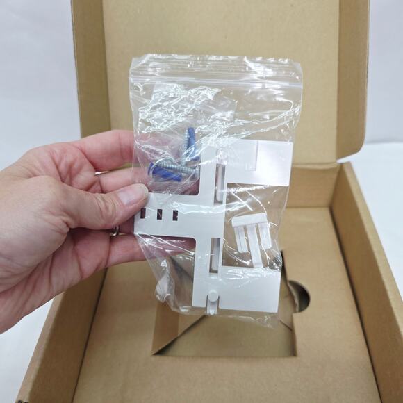 Ruckus ZoneFlex R700 Dual Band Wireless Access Point AMZ-R700-US20 - Picture 6 of 12